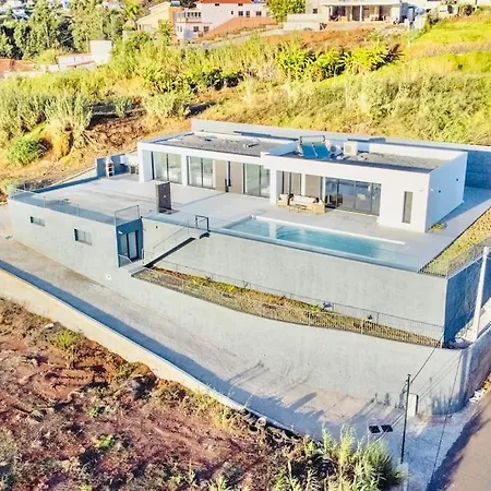 Semesterbostad Cales E Chadas By Your Madeira *