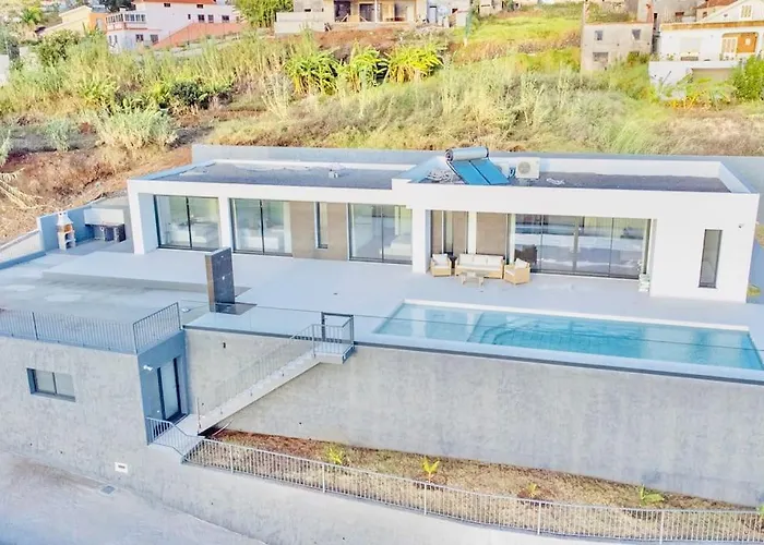 Cales E Chadas By Your Madeira